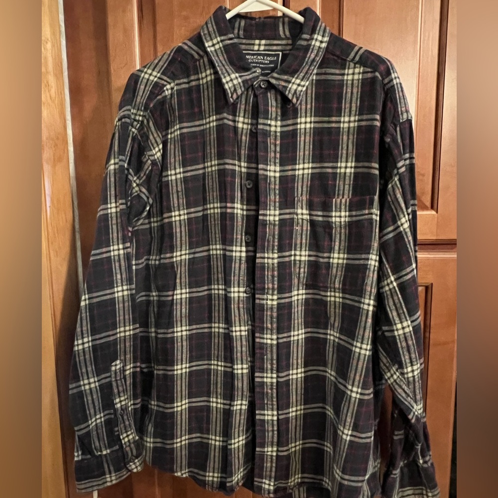 Men’s American Eagle Flannel - Large
